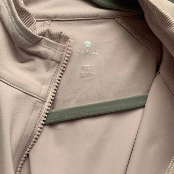 Workout jacket - Picture 2 of 3